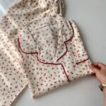 ست بلوز و شلوار راحتی موسلین طرح باغ آلبالو ریز - Image 7